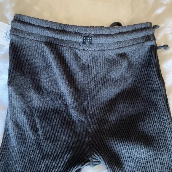 Billabong Black Cropped Pants - Picture 8 of 8